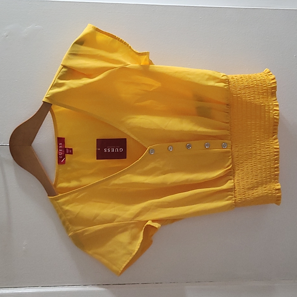 Short sleeve top